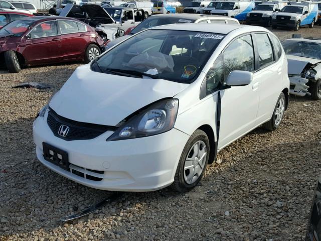 JHMGE8H34DC069158 - 2013 HONDA FIT WHITE photo 2