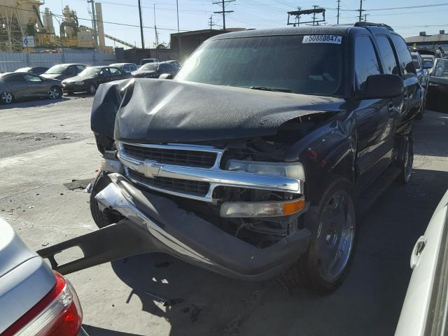 1GNEC13T33R131777 - 2003 CHEVROLET TAHOE C150 BLACK photo 2