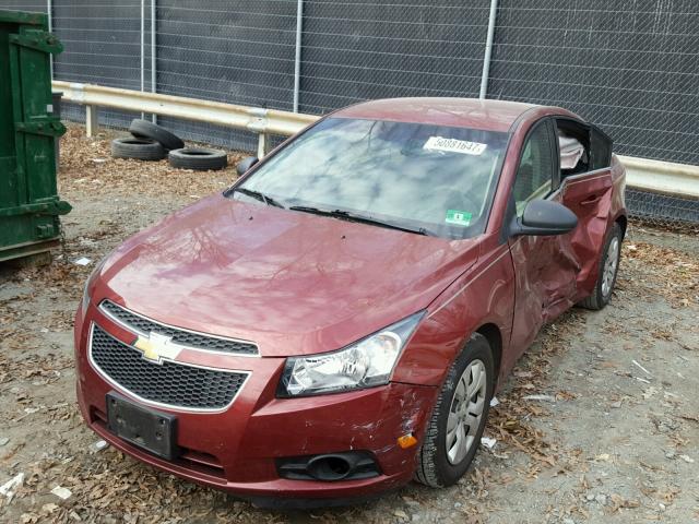 1G1PD5SH1C7292412 - 2012 CHEVROLET CRUZE LS RED photo 2