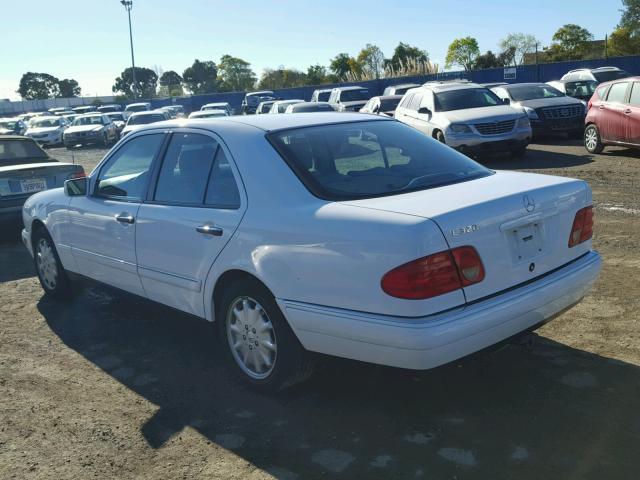 WDBJF65H0XA949443 - 1999 MERCEDES-BENZ E 320 WHITE photo 3