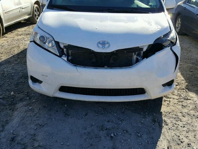 5TDKK3DC9ES491732 - 2014 TOYOTA SIENNA LE WHITE photo 9