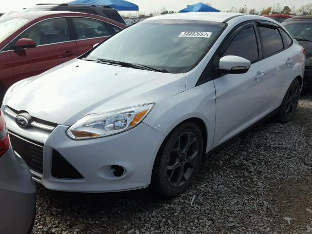 1FADP3F2XEL137739 - 2014 FORD FOCUS SE WHITE photo 2