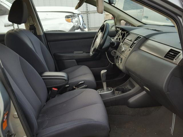 3N1BC11E87L437177 - 2007 NISSAN VERSA S SILVER photo 5