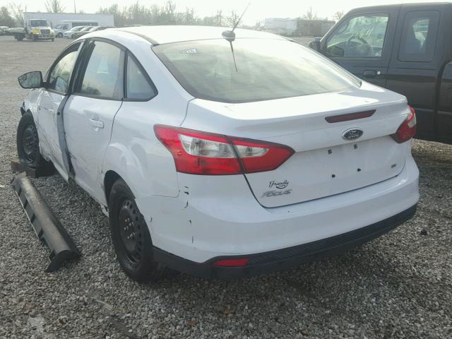 1FAHP3F21CL287754 - 2012 FORD FOCUS SE WHITE photo 3