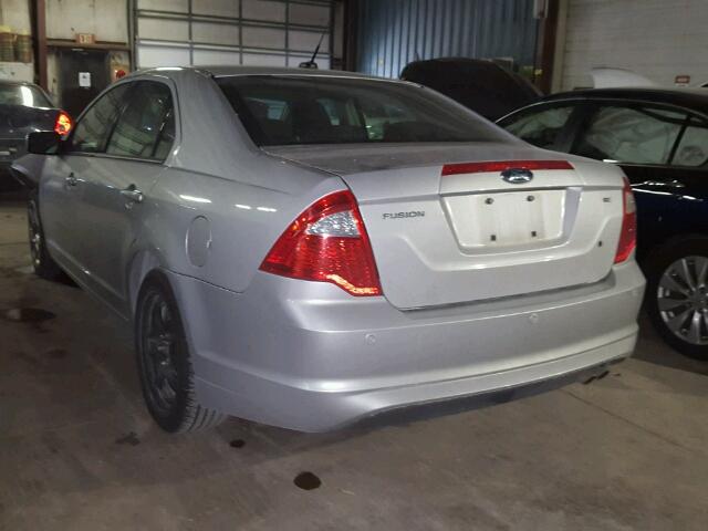 3FAHP0HA2AR236619 - 2010 FORD FUSION SE SILVER photo 3