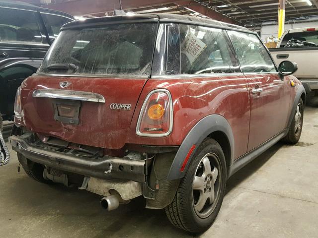 WMWMF33529TW70327 - 2009 MINI COOPER RED photo 4