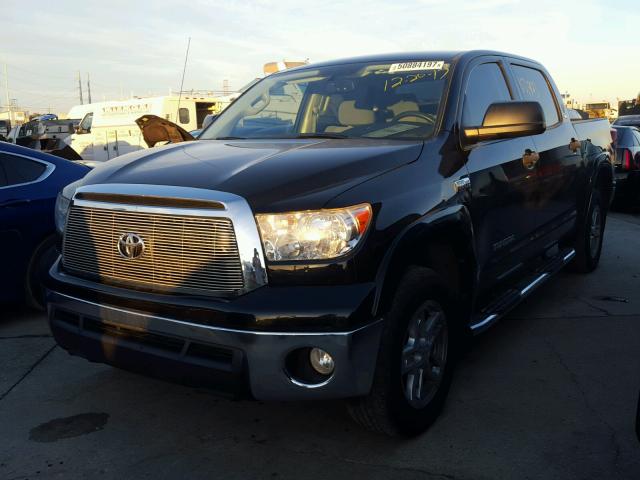 5TFEY5F11CX127766 - 2012 TOYOTA TUNDRA CRE BLACK photo 2