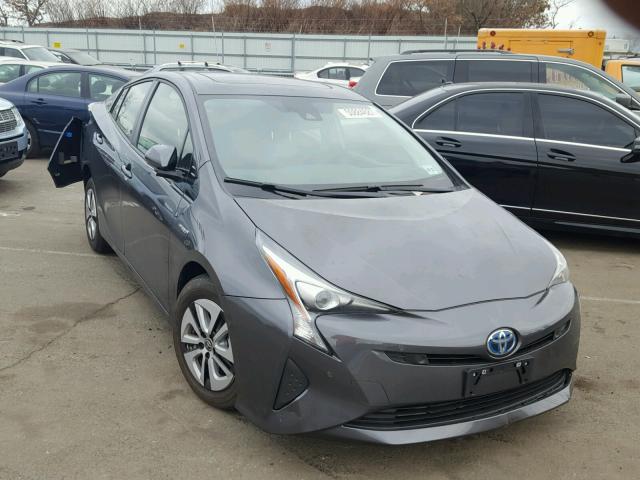 JTDKARFU5H3542662 - 2017 TOYOTA PRIUS GRAY photo 1