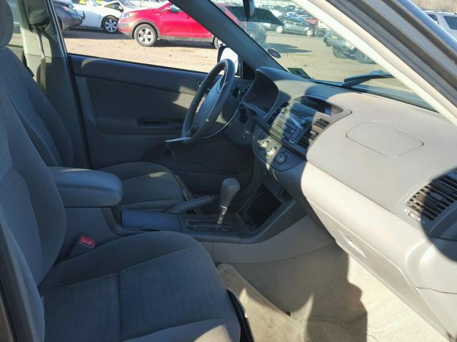 4T1BE30K25U511427 - 2005 TOYOTA CAMRY LE ნაცრისფერი ფოტო 5