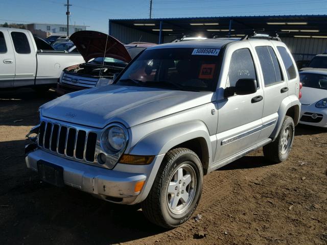 1J4GL58586W269415 - 2006 JEEP LIBERTY LI GRAY photo 2