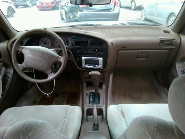 4T1SK12E7PU266633 - 1993 TOYOTA CAMRY LE მწვანე ფოტო 9