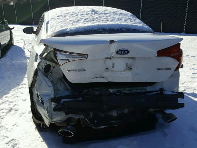 KNAGN4A70B5076260 - 2011 KIA OPTIMA EX WHITE photo 9