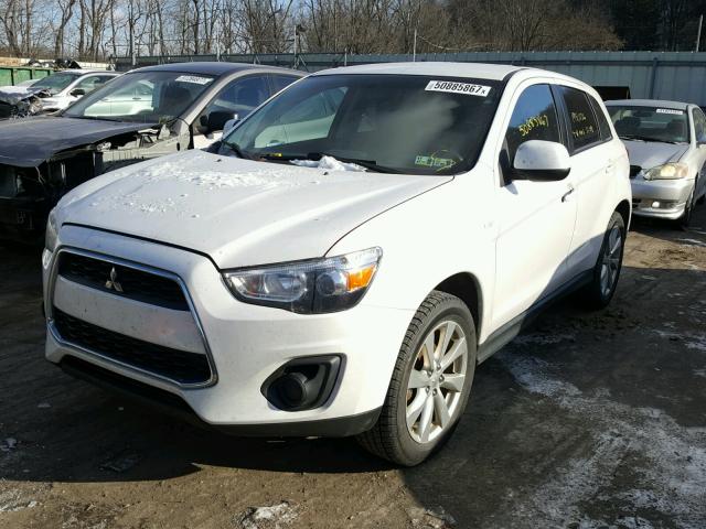 4A4AR3AU8EE002126 - 2014 MITSUBISHI OUTLANDER WHITE photo 2