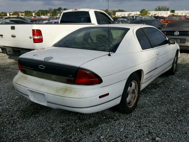 2G1WW12M4V9133008 - 1997 CHEVROLET MONTE CARL WHITE photo 4