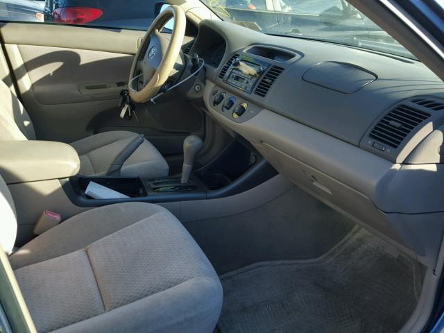 4T1BF32KX2U528059 - 2002 TOYOTA CAMRY LE ლურჯი ფოტო 5