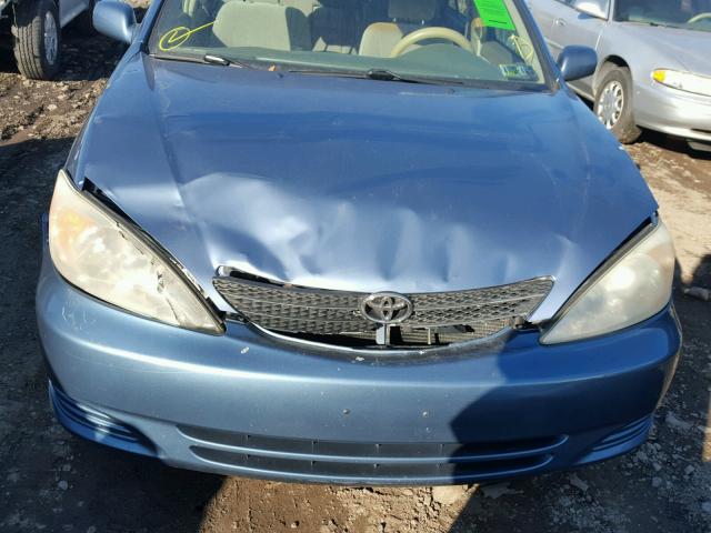 4T1BF32KX2U528059 - 2002 TOYOTA CAMRY LE ლურჯი ფოტო 7