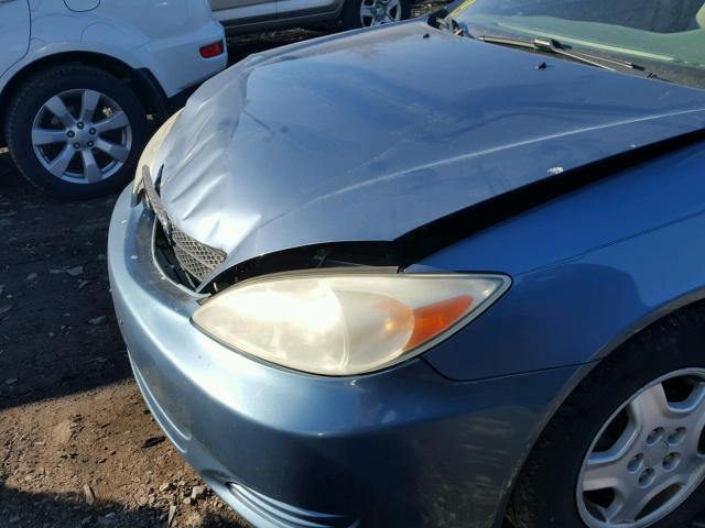 4T1BF32KX2U528059 - 2002 TOYOTA CAMRY LE ლურჯი ფოტო 9