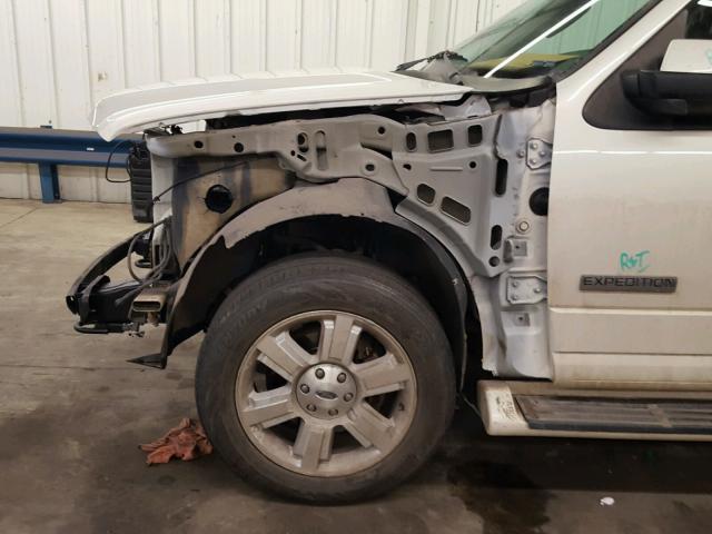 1FMFU20557LA87601 - 2007 FORD EXPEDITION WHITE photo 9