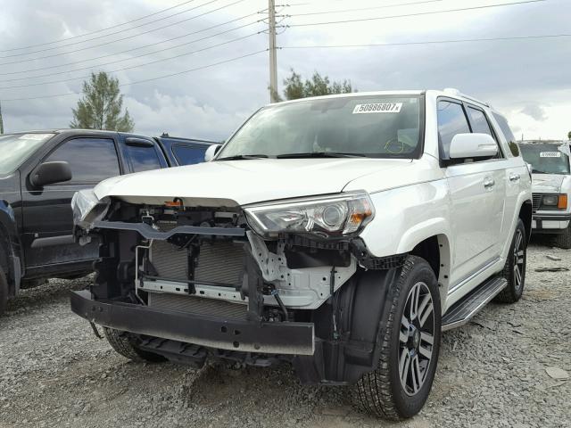 JTEBU5JR3G5328688 - 2016 TOYOTA 4RUNNER SR WHITE photo 2