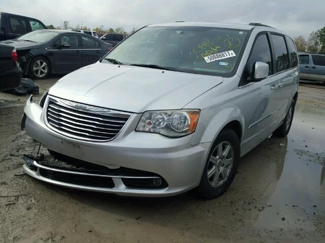 2A4RR5DG9BR771254 - 2011 CHRYSLER TOWN & COU SILVER photo 2