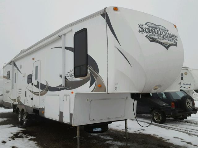 4X4FSAM24BJ025156 - 2011 SAND 5TH WHEEL WHITE photo 1