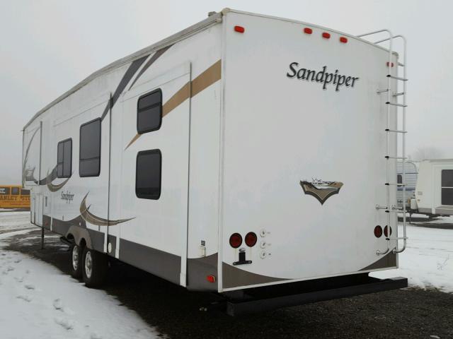 4X4FSAM24BJ025156 - 2011 SAND 5TH WHEEL WHITE photo 3