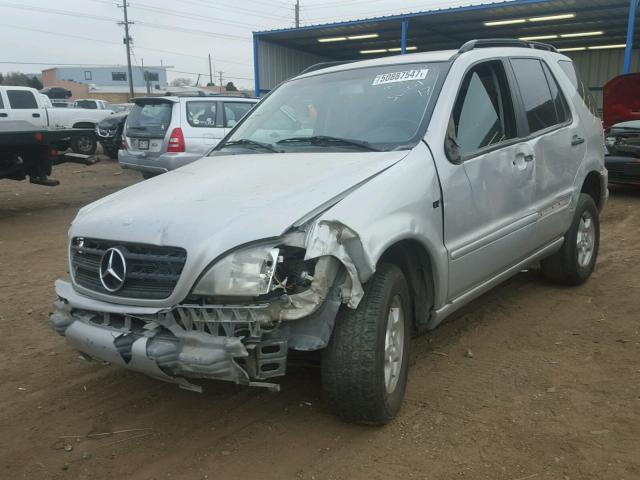 4JGAB54E4YA146601 - 2000 MERCEDES-BENZ ML 320 SILVER photo 2