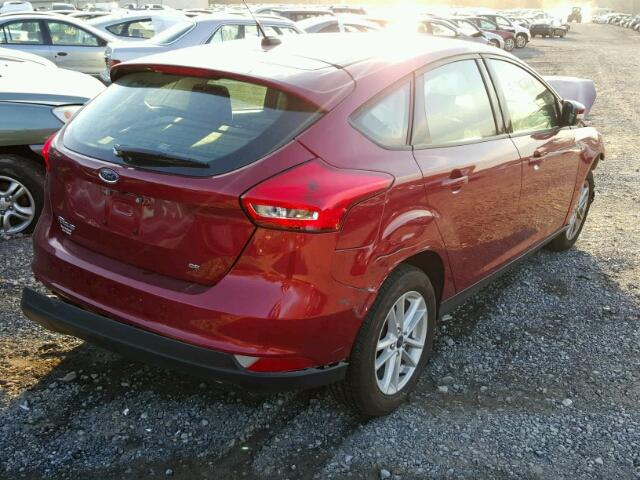 1FADP3K20HL281391 - 2017 FORD FOCUS SE BURGUNDY photo 4