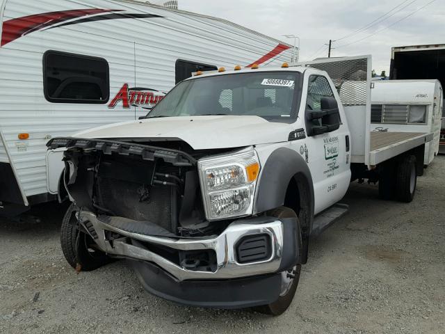 1FDUF5GY6GEA49804 - 2016 FORD F550 SUPER WHITE photo 2