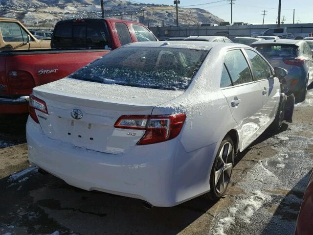 4T1BK1FK3EU544652 - 2014 TOYOTA CAMRY SE WHITE photo 4