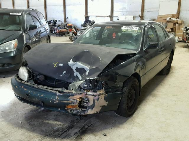 4T1GK12E7SU102474 - 1995 TOYOTA CAMRY LE GREEN photo 2