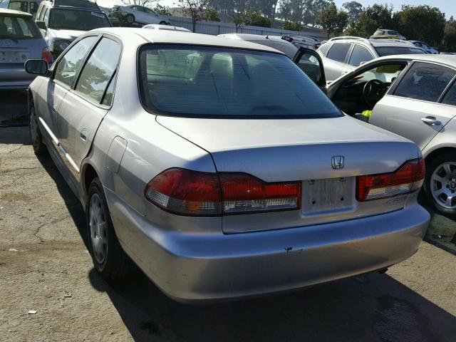 JHMCG665X1C025761 - 2001 HONDA ACCORD LX SILVER photo 3