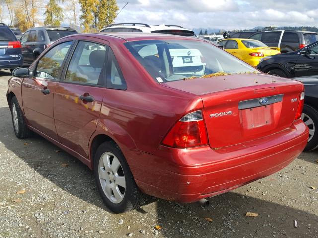 1FAFP34N95W154651 - 2005 FORD FOCUS ZX4 RED photo 3