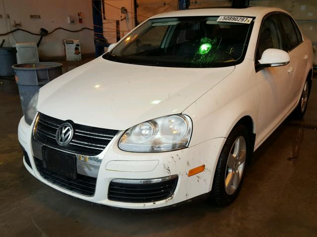 3VWRZ71K79M055770 - 2009 VOLKSWAGEN JETTA SE WHITE photo 2