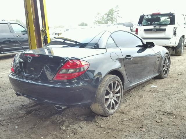 WDBWK54F88F186734 - 2008 MERCEDES-BENZ SLK 280 BLACK photo 4