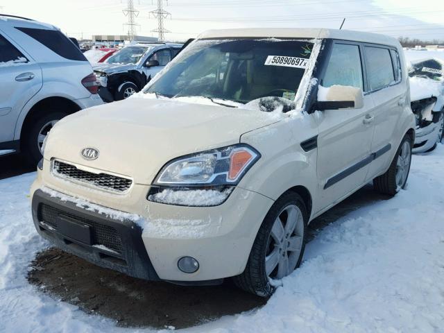 KNDJT2A22B7713113 - 2011 KIA SOUL + WHITE photo 2