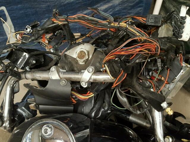 1HD1FCW152Y616591 - 2002 HARLEY-DAVIDSON FLHTCUI Жасыл фото 8