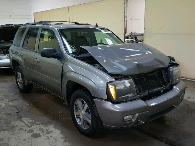 1GNDT13S182162092 - 2008 CHEVROLET TRAILBLAZE SILVER photo 1