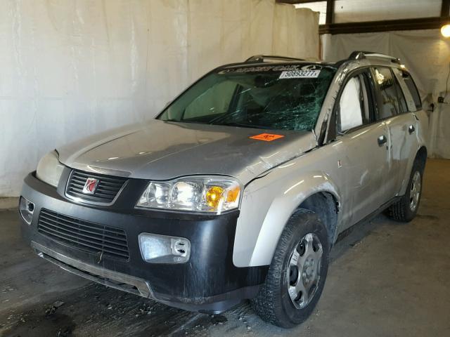 5GZCZ33D76S875588 - 2006 SATURN VUE SILVER photo 2