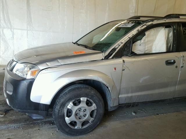 5GZCZ33D76S875588 - 2006 SATURN VUE SILVER photo 9