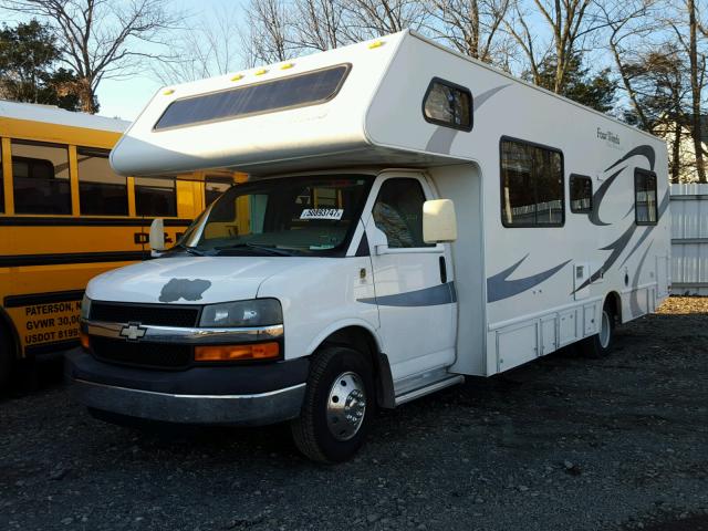 1GBJG31U661244200 - 2007 CHEVROLET MOTORHOME WHITE photo 2