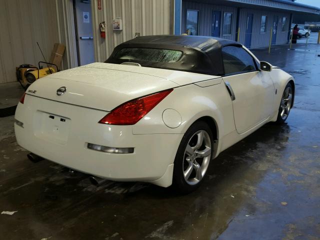 JN1BZ36AX7M650430 - 2007 NISSAN 350Z ROADS WHITE photo 4