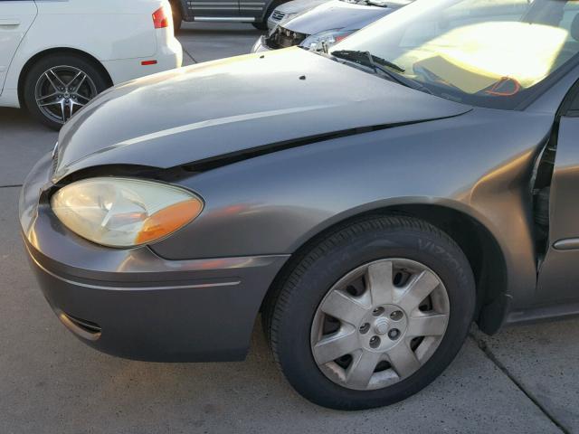 1FAFP53U15A120561 - 2005 FORD TAURUS SE GRAY photo 9