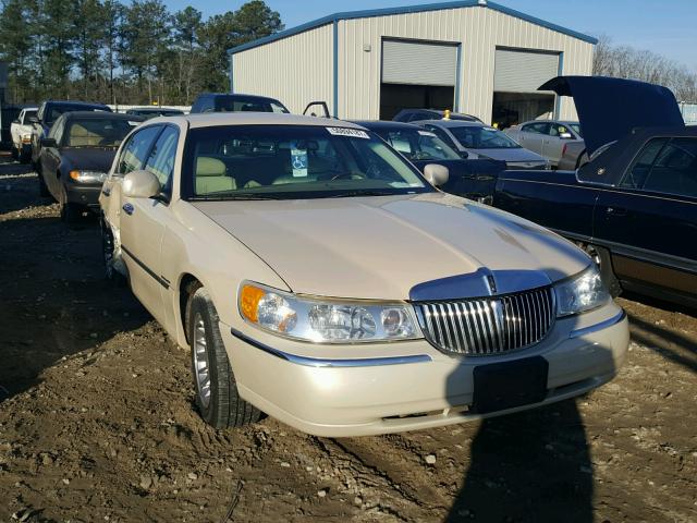 1LNHM83W81Y680296 - 2001 LINCOLN TOWN CAR C BEIGE photo 1