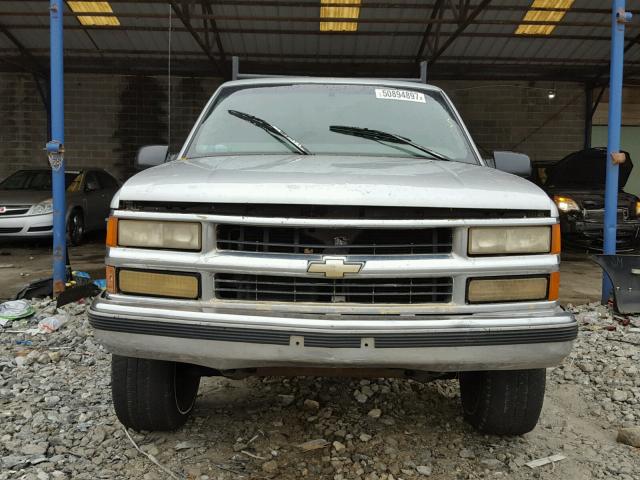 1GCEK14R1VZ115126 - 1997 CHEVROLET GMT-400 K1 TWO TONE photo 9