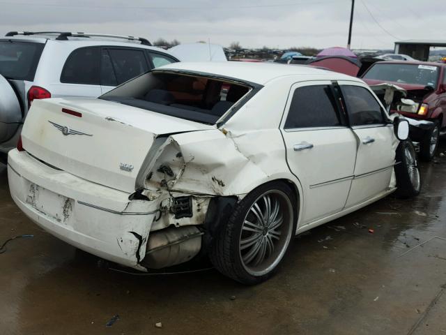 2C3CA4CD3AH203823 - 2010 CHRYSLER 300 TOURIN WHITE photo 4