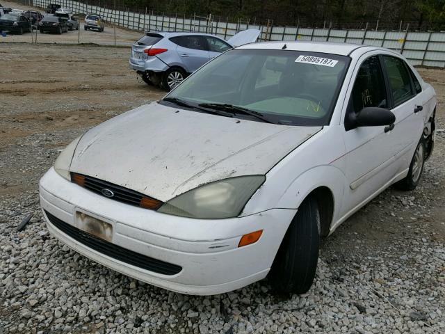 1FAFP3838YW199674 - 2000 FORD FOCUS ZTS WHITE photo 2