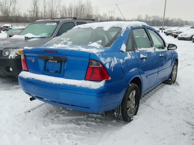 1FAFP34N87W279384 - 2007 FORD FOCUS ZX4 BLUE photo 4