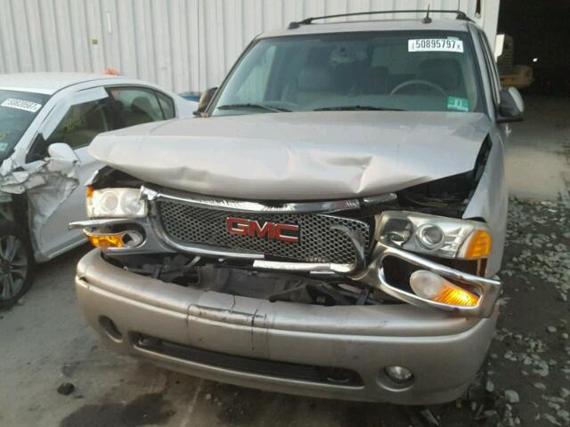 1GKFK66U94J226298 - 2004 GMC YUKON XL D SILVER photo 9