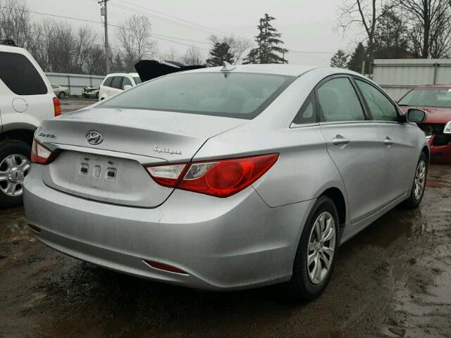 5NPEB4AC8DH552970 - 2013 HYUNDAI SONATA GLS SILVER photo 4